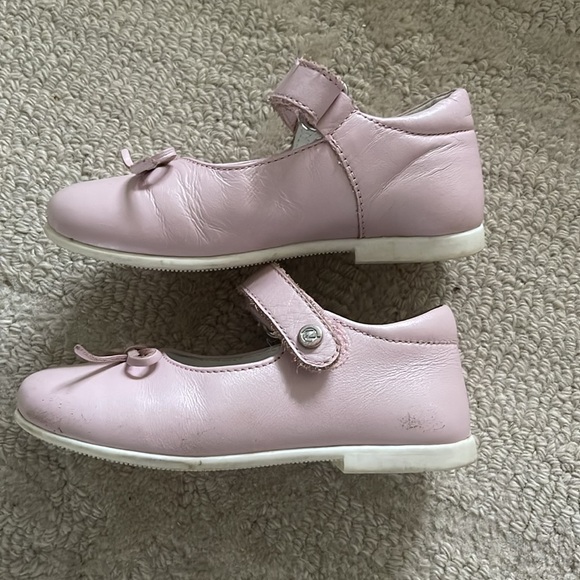 Pink leather Mary Jane’s - Picture 4 of 6